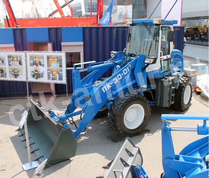 Продам фронтальный погрузчик СТК ПК 30-01