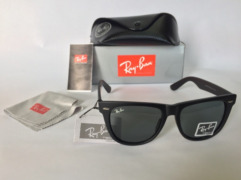 Очки новые RayBan