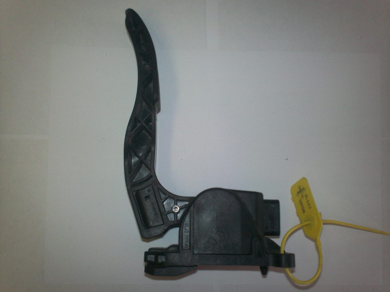 Педаль газа mercedes benz a9063000404