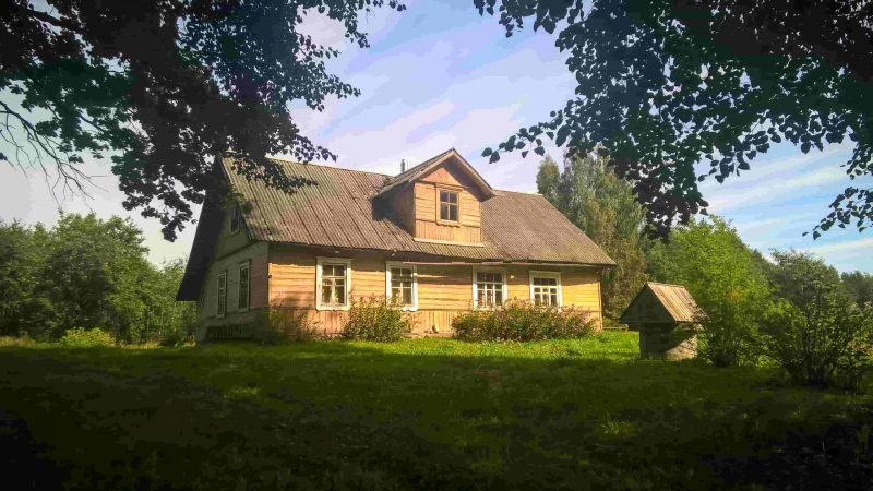 Шикарный жилой хуторок на берегу реки Утроя