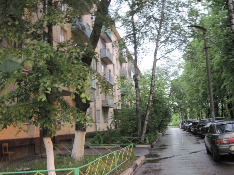Продается 1-к квартира в тихом районе.