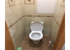 Сдается двухкомнатная квартира в хорошем районе с развитой инфраструктурой.